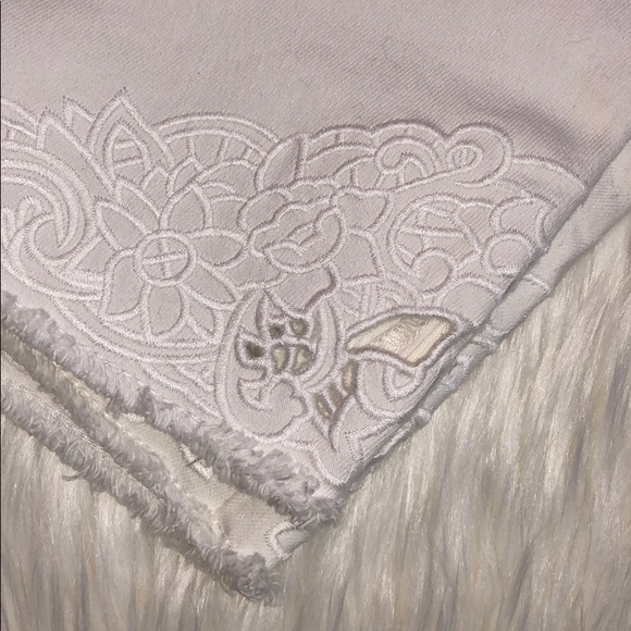 Torrid ★ Off-White Shorts w/ Crochet Inset Details - Picture 6 of 8